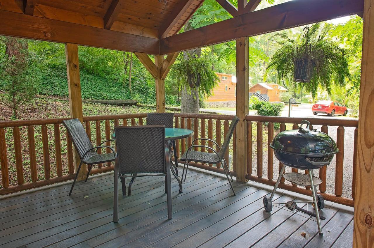 Eden Cabin Forested Tiny Home On Lookout Mtn チャタヌーガ エクステリア 写真